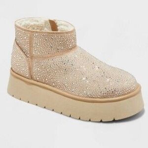 Platform Sherpa Ultra Mini Boots Memory Foam Beige Sparkle TINY STUDS SIZE 9 NWT